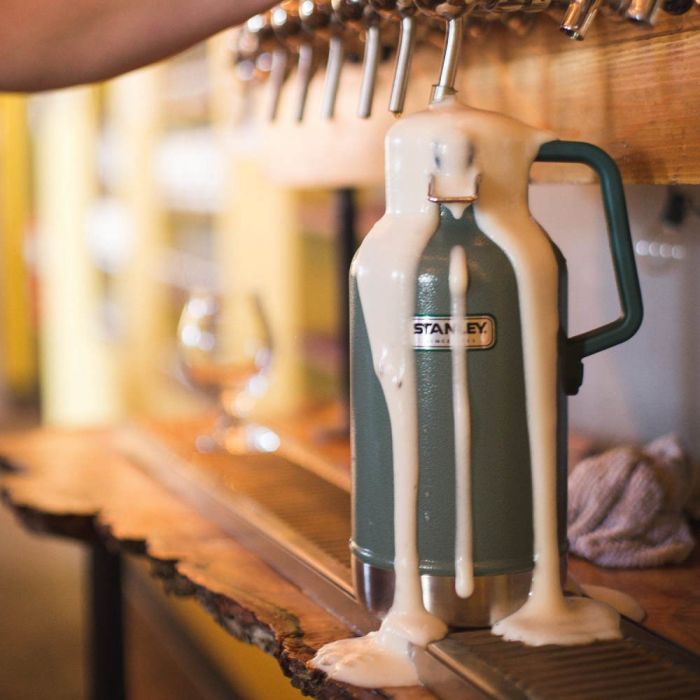 Stanley Classic Beer Growler - 1.9L, Green