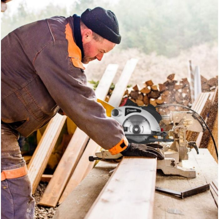 Light circular saw best sale